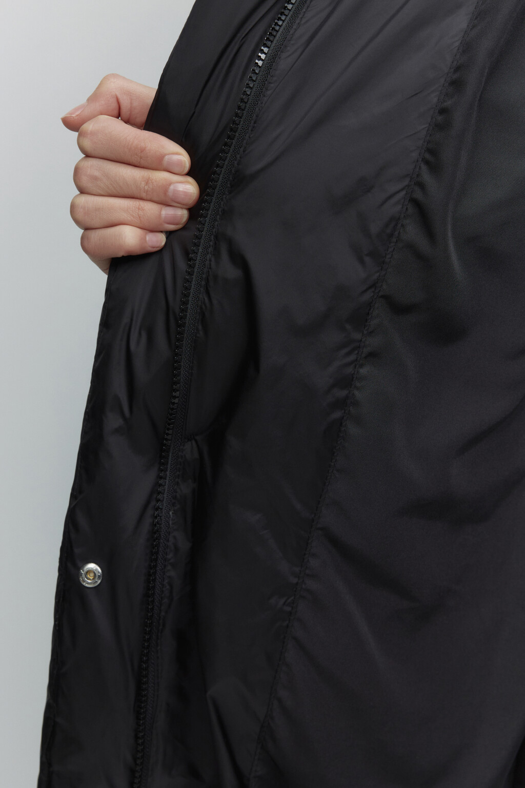 Пуховик удлиненный на натуральном утеплителе - цвет черный - 7