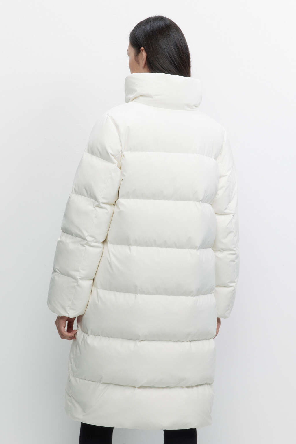 Пуховик удлиненный на натуральном утеплителе - цвет молочный - 4