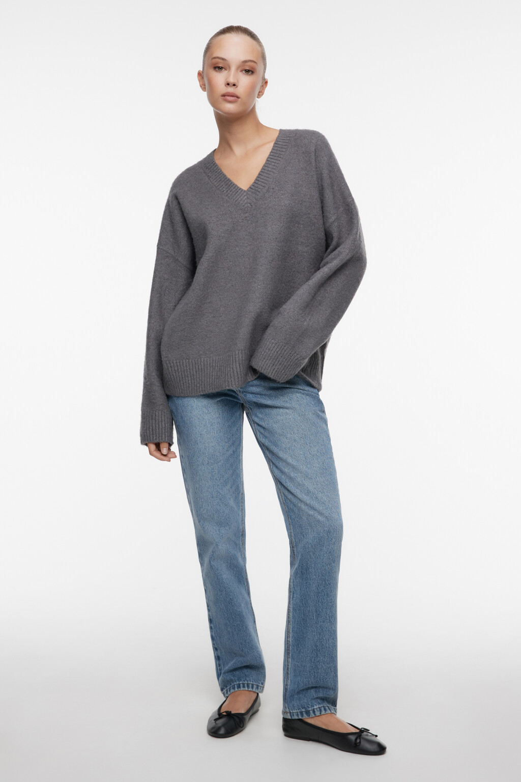 Джемпер oversize вязаный с V-вырезом - цвет серый - 1