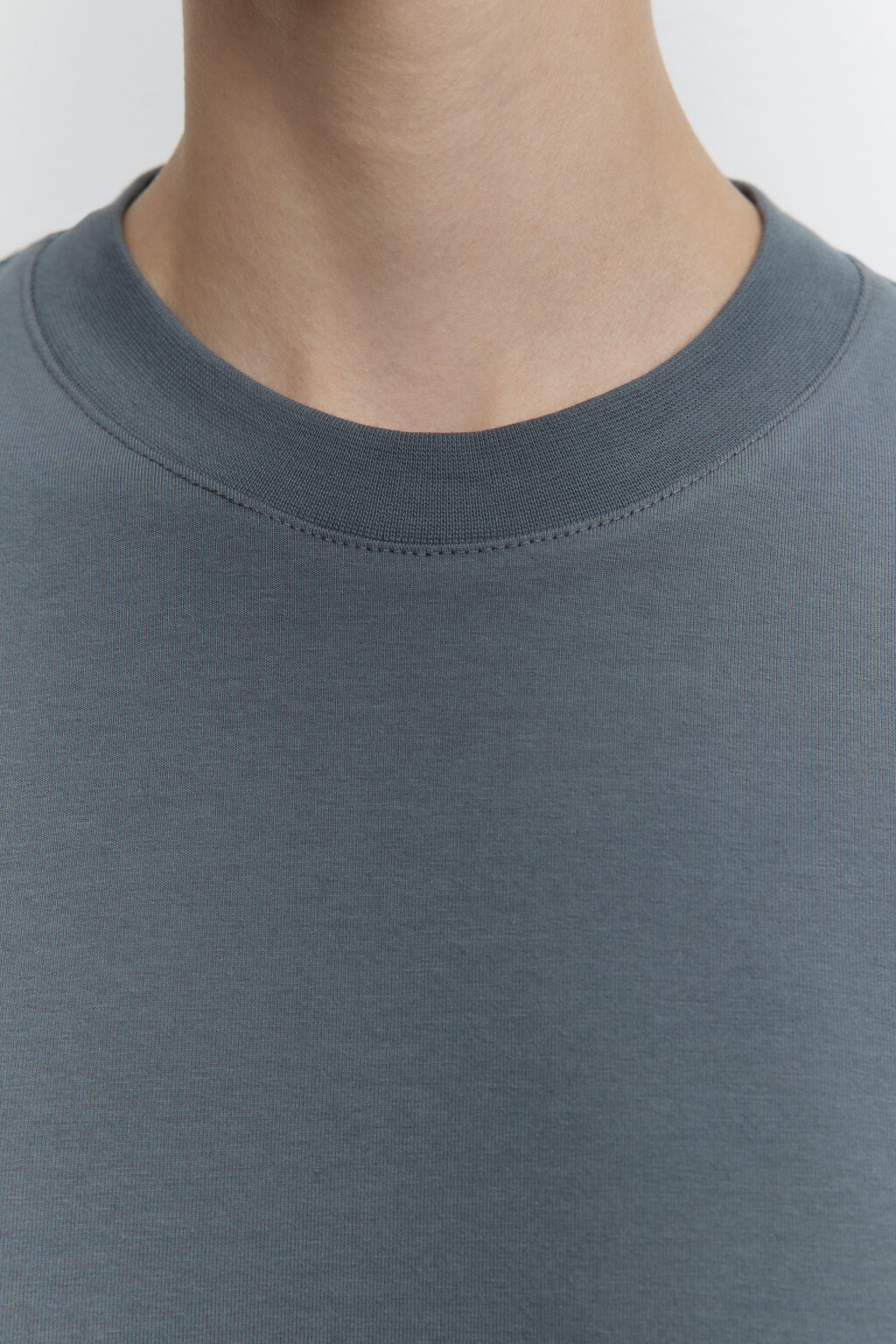 Лонгслив прямой хлопковый в базовых цветах - цвет серый - 5