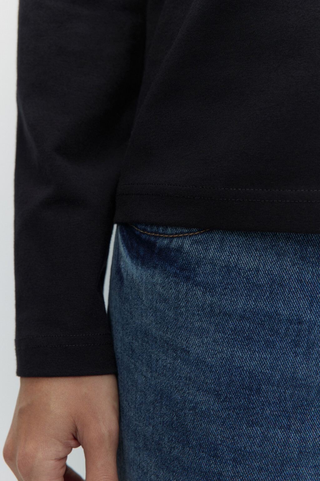 Лонгслив прямой хлопковый в базовых цветах - цвет черный - 7