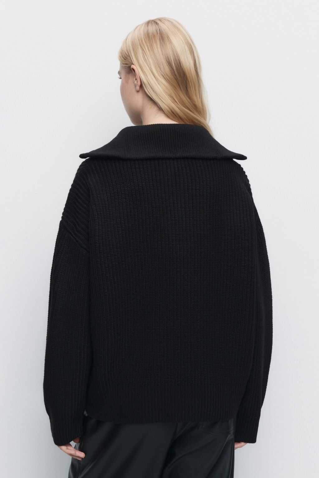 Свитер oversize вязаный с воротником на молнии - цвет черный - 4
