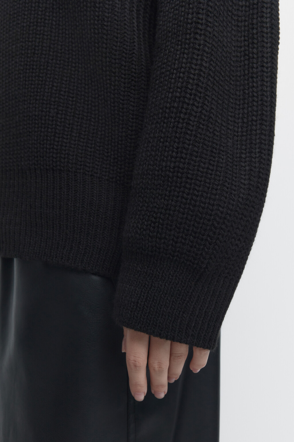 Свитер oversize вязаный с воротником на молнии - цвет черный - 7
