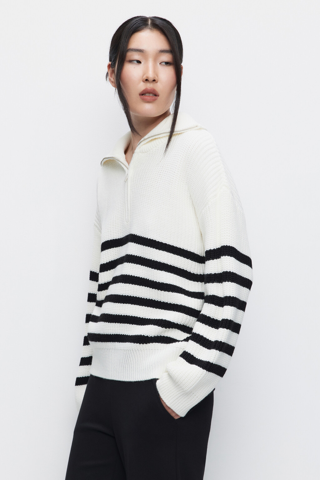 Свитер oversize вязаный с воротником на молнии - цвет белый - 3