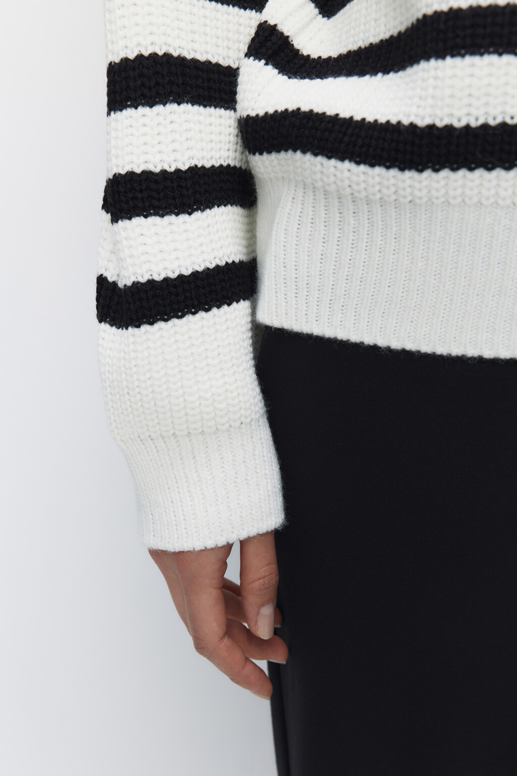 Свитер oversize вязаный с воротником на молнии - цвет белый - 7