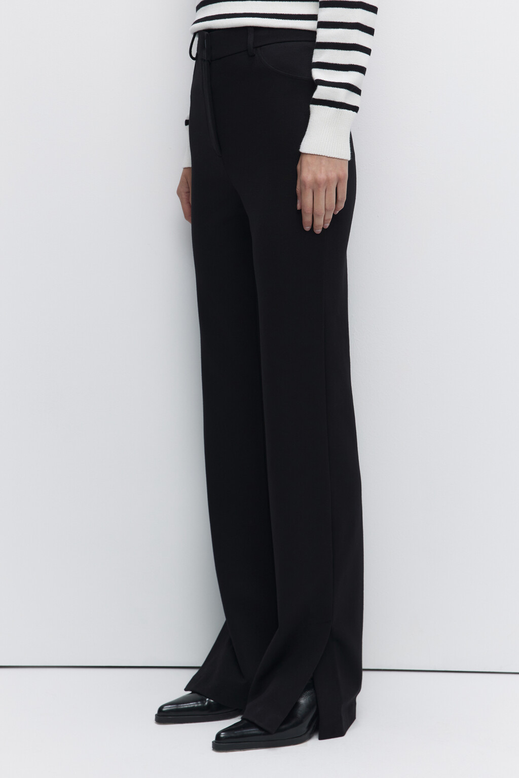 Брюки клеш вискозные с высокой посадкой и разрезами - цвет черный - 3