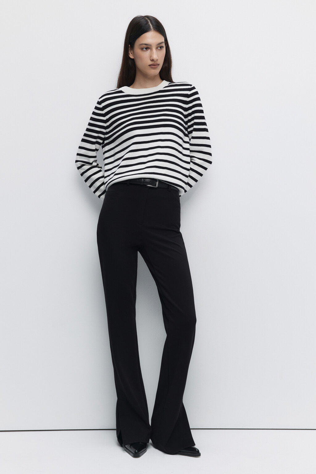 Брюки клеш вискозные с высокой посадкой и разрезами - цвет черный - 1