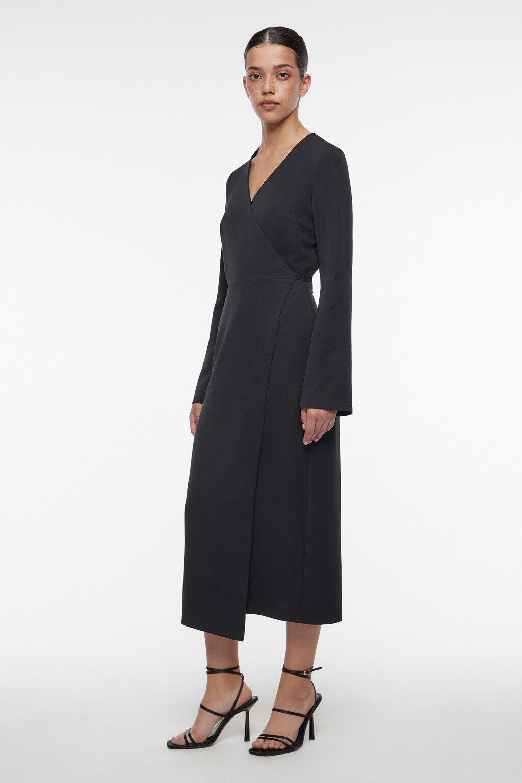 Платье миди с запахом и расклешенными рукавами - цвет черный - 3