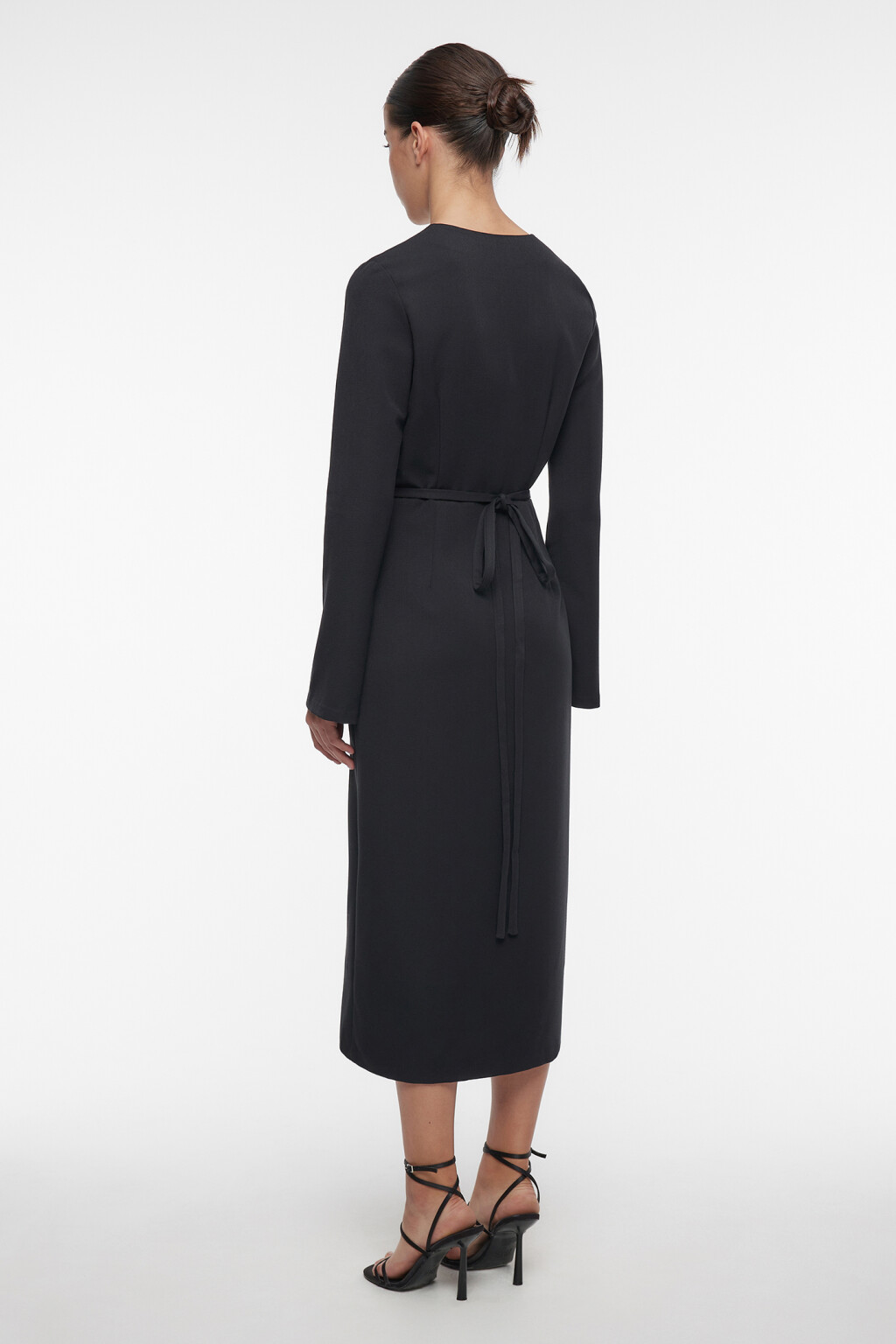 Платье миди с запахом и расклешенными рукавами - цвет черный - 4