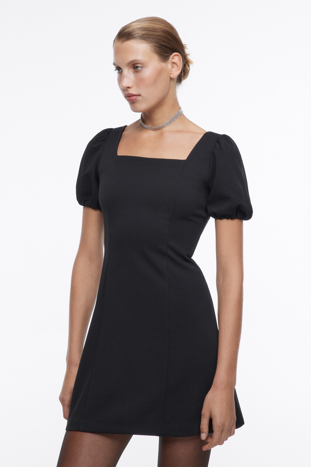 Платье мини креповое с рукавами-фонариками - цвет черный - 5