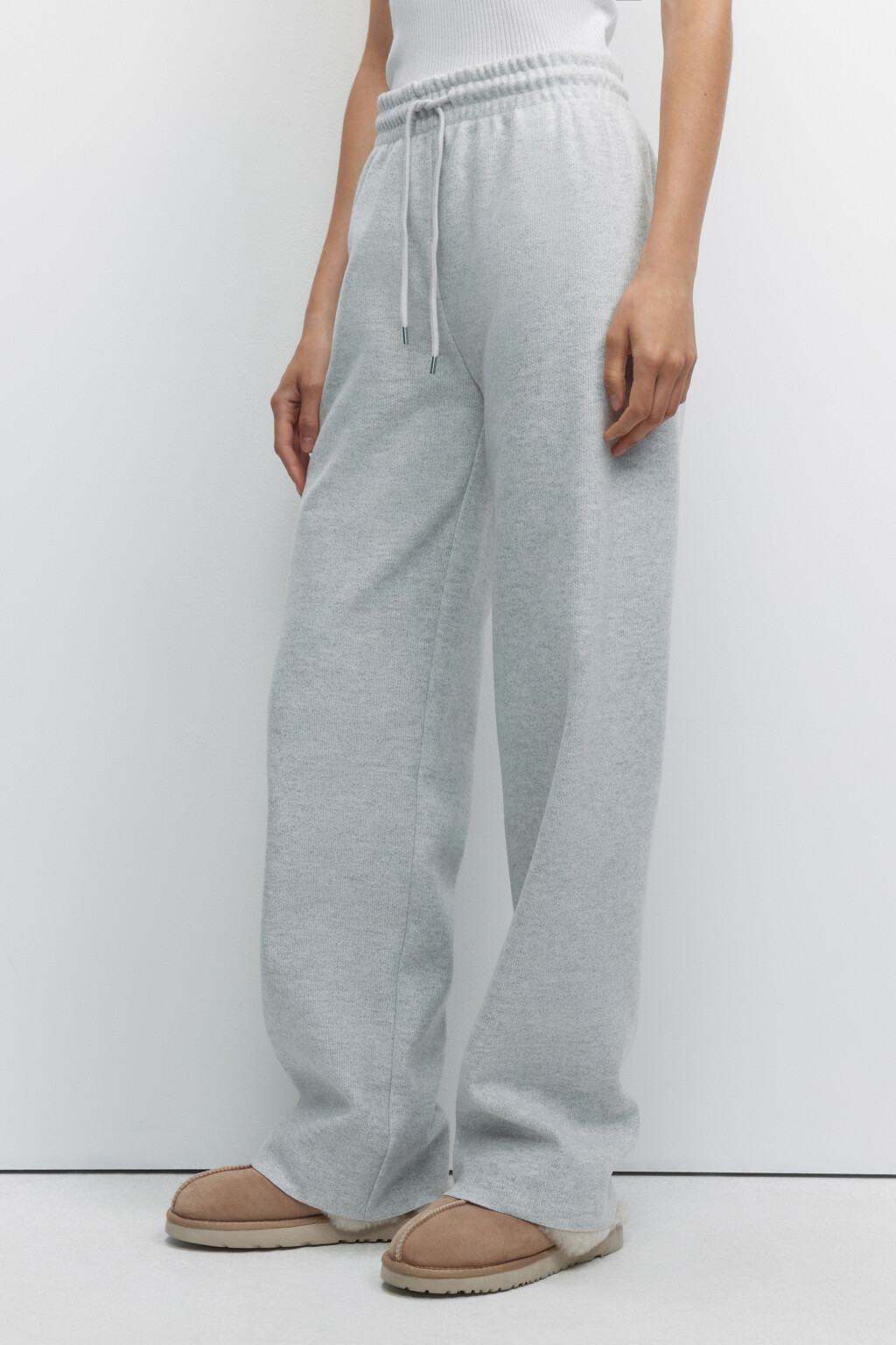 Брюки широкие трикотажные с поясом на резинке - цвет серый - 4