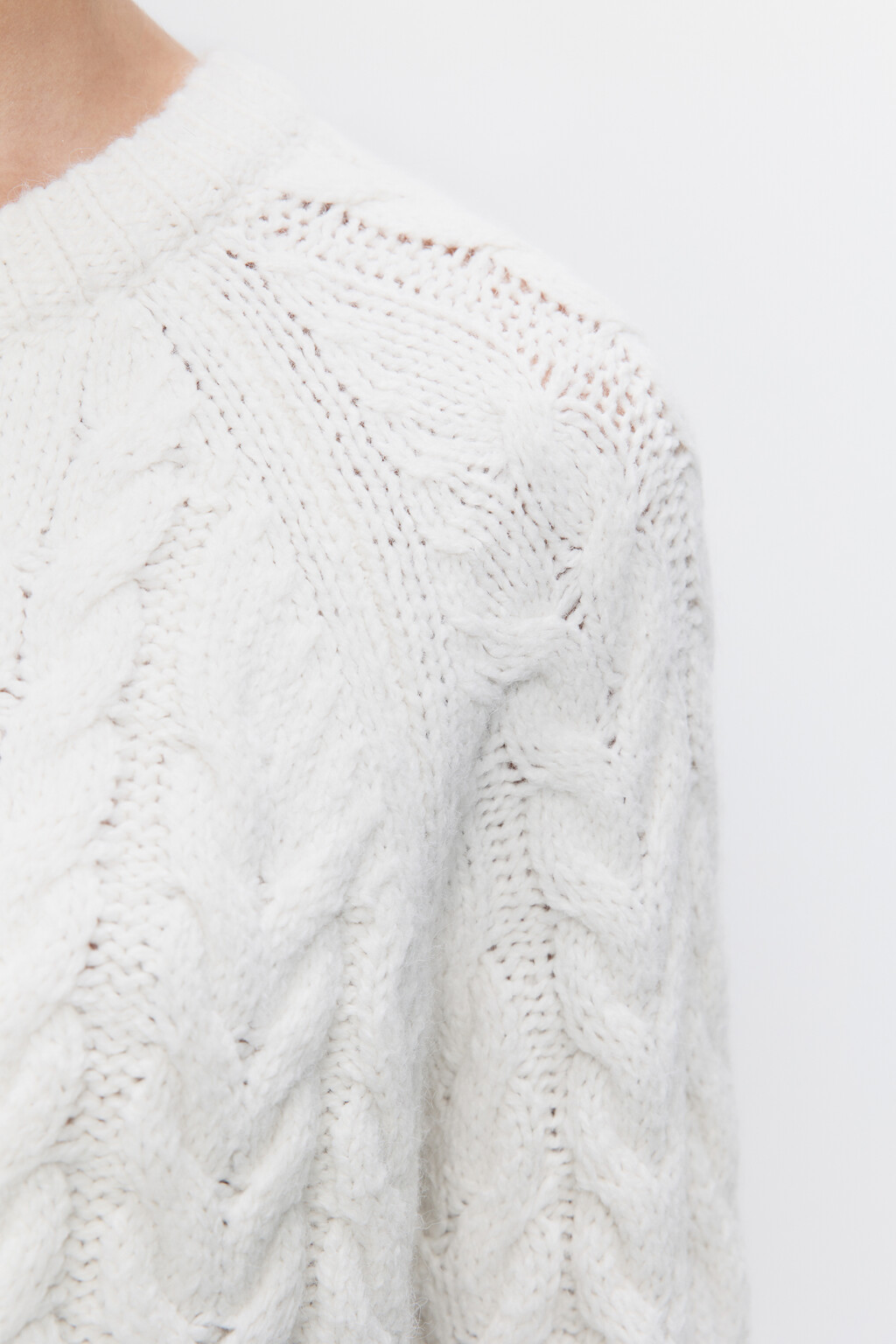 Свитер oversize вязаный с объемным узором-косичкой - цвет бежевый - 5