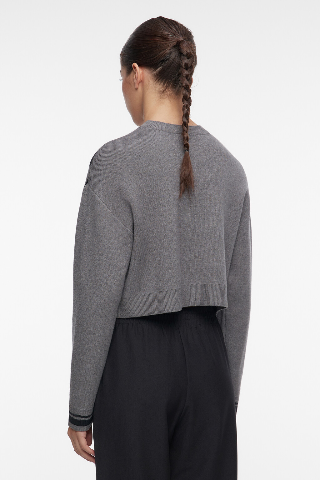 Джемпер вязаный укороченный с принтом с ромбами - цвет серый - 4