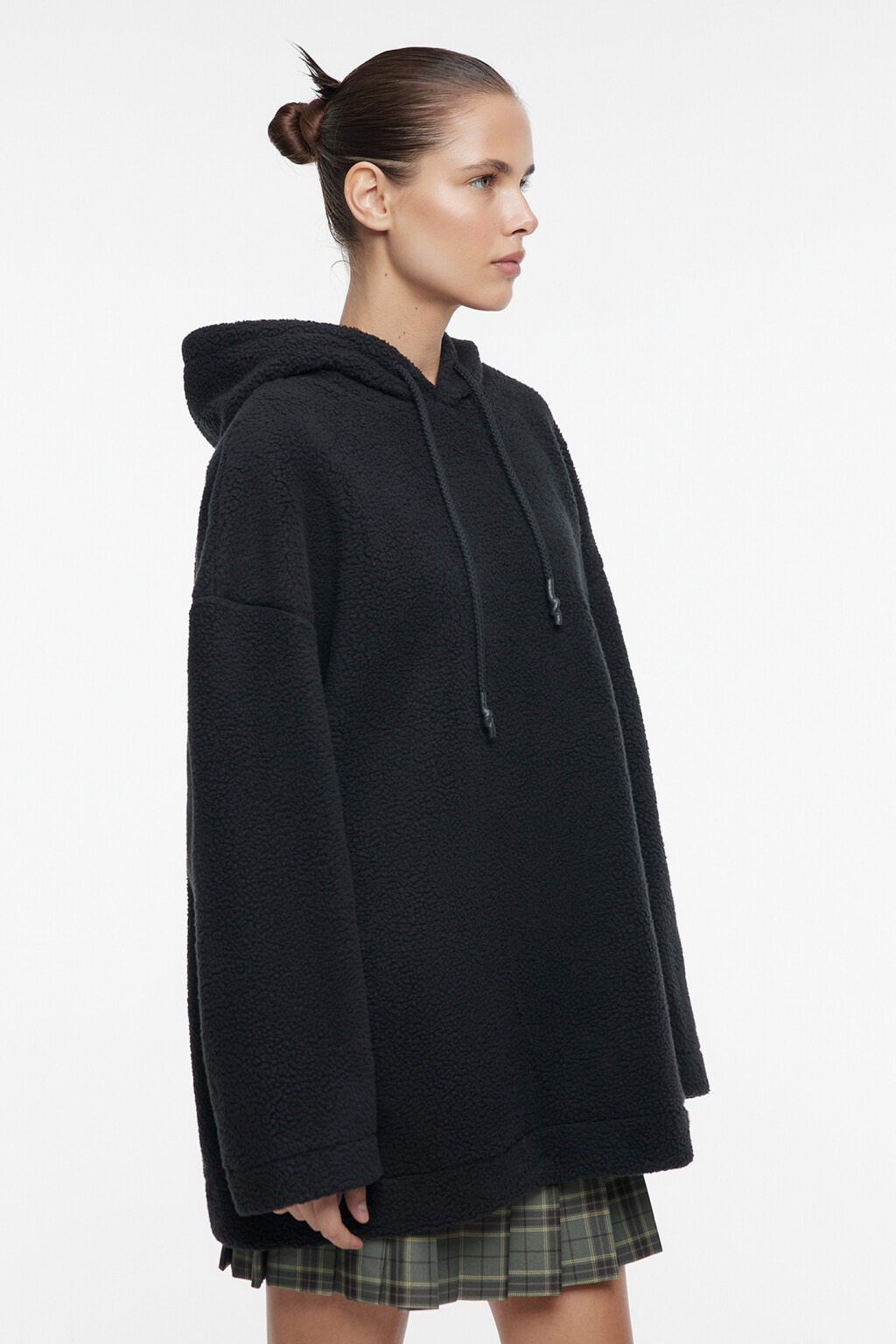 Худи oversize флисовая с капюшоном и карманами - цвет черный - 2