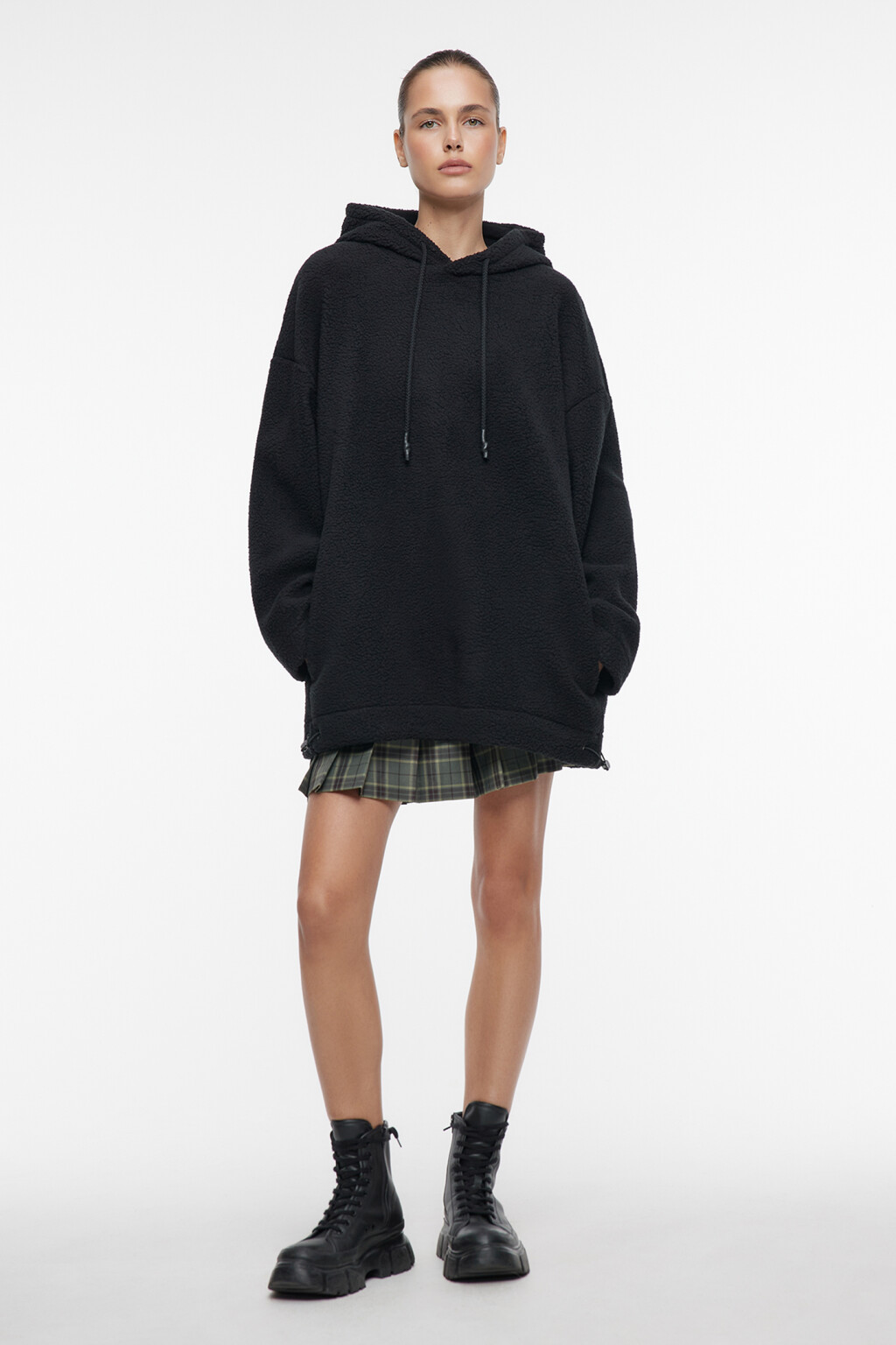 Худи oversize флисовая с капюшоном и карманами - цвет черный - 4