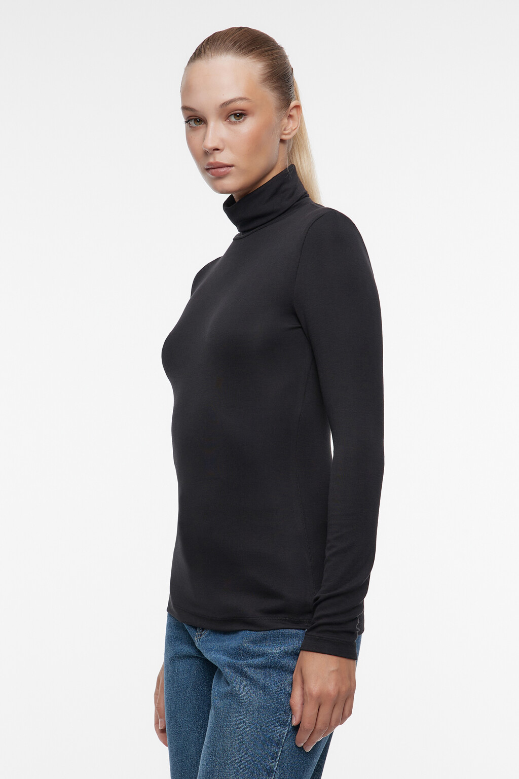 Водолазка вискозная облегающая с цветочным принтом - цвет черный - 2