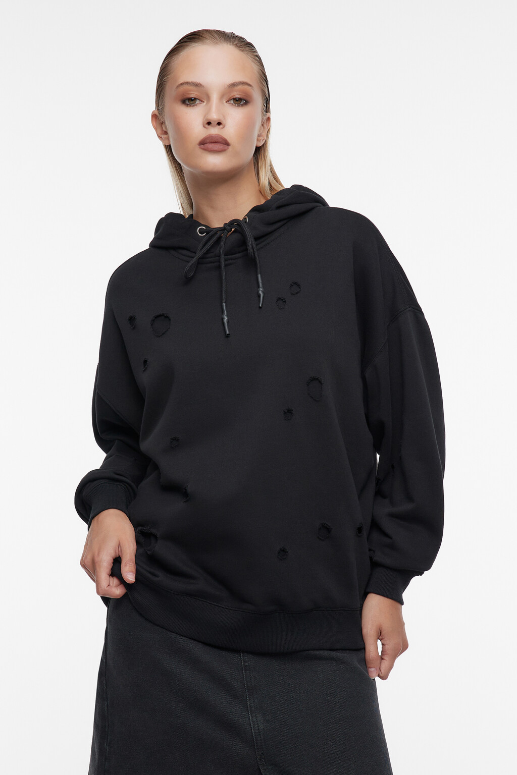 Худи oversize рваная с подкладкой и капюшоном - цвет черный - 2