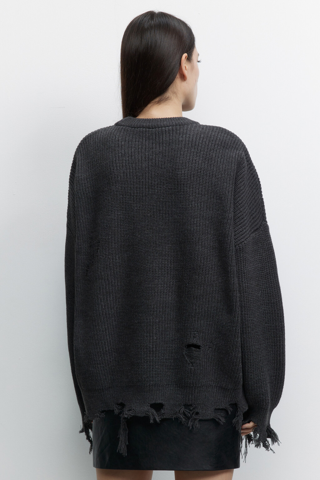 Свитер oversize вязаный рваный в стиле гранж - цвет серый - 5