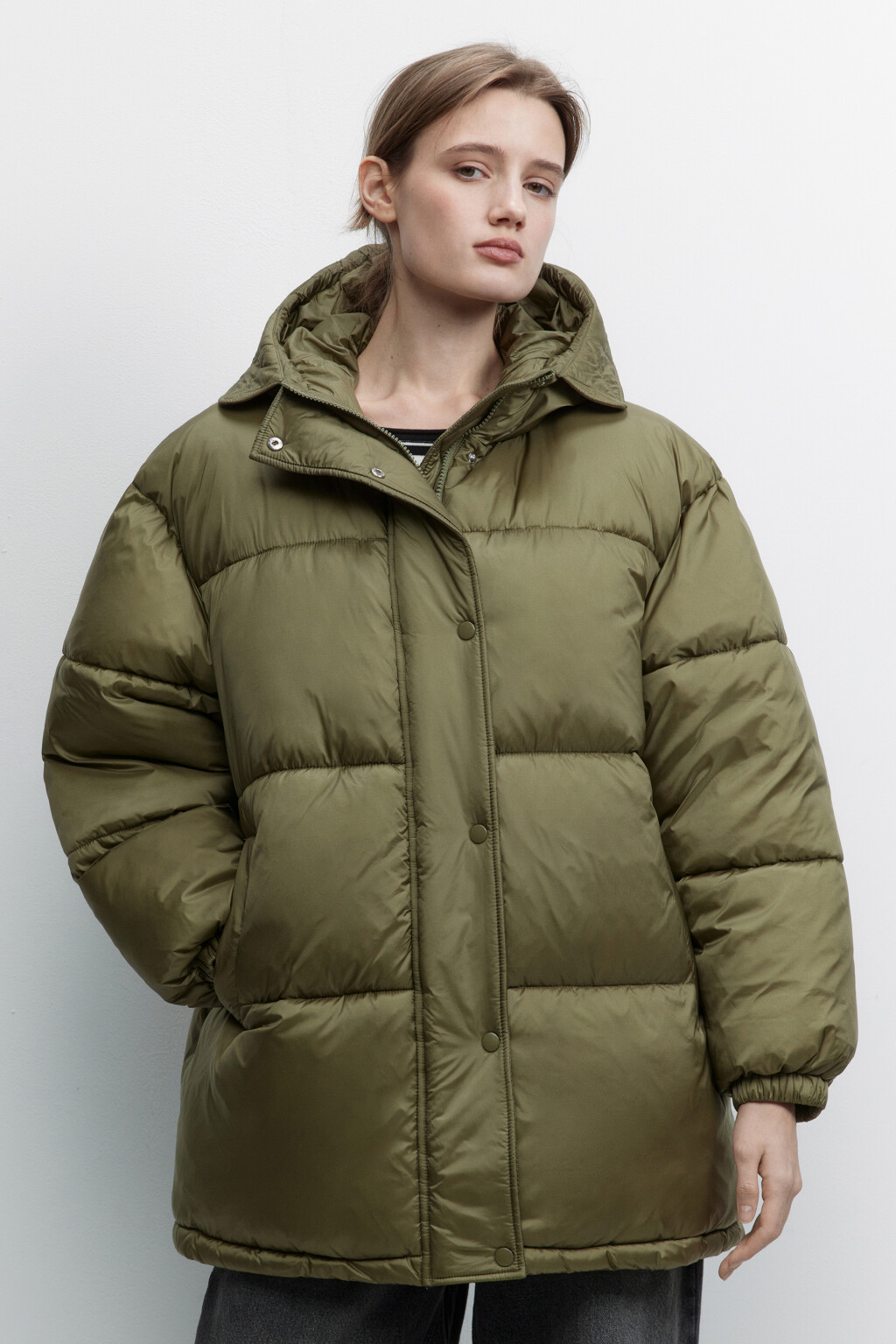 Куртка стеганая утепленная с глубоким капюшоном - цвет зеленый - 2