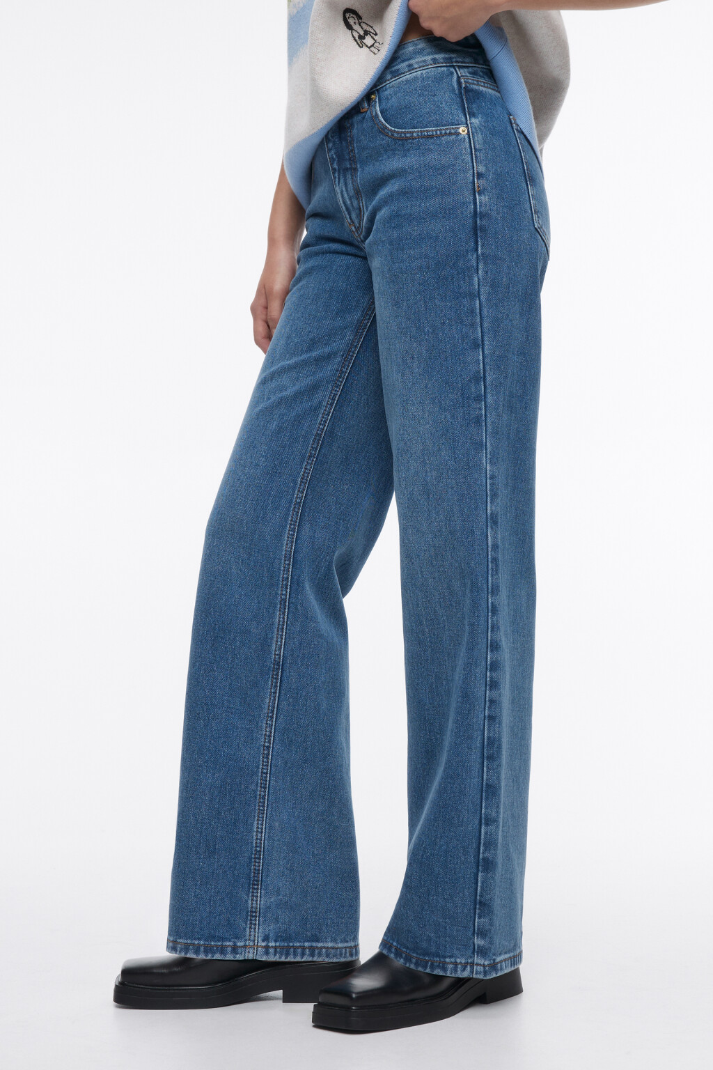 Джинсы широкие с патчем с собачками - цвет голубой - 4