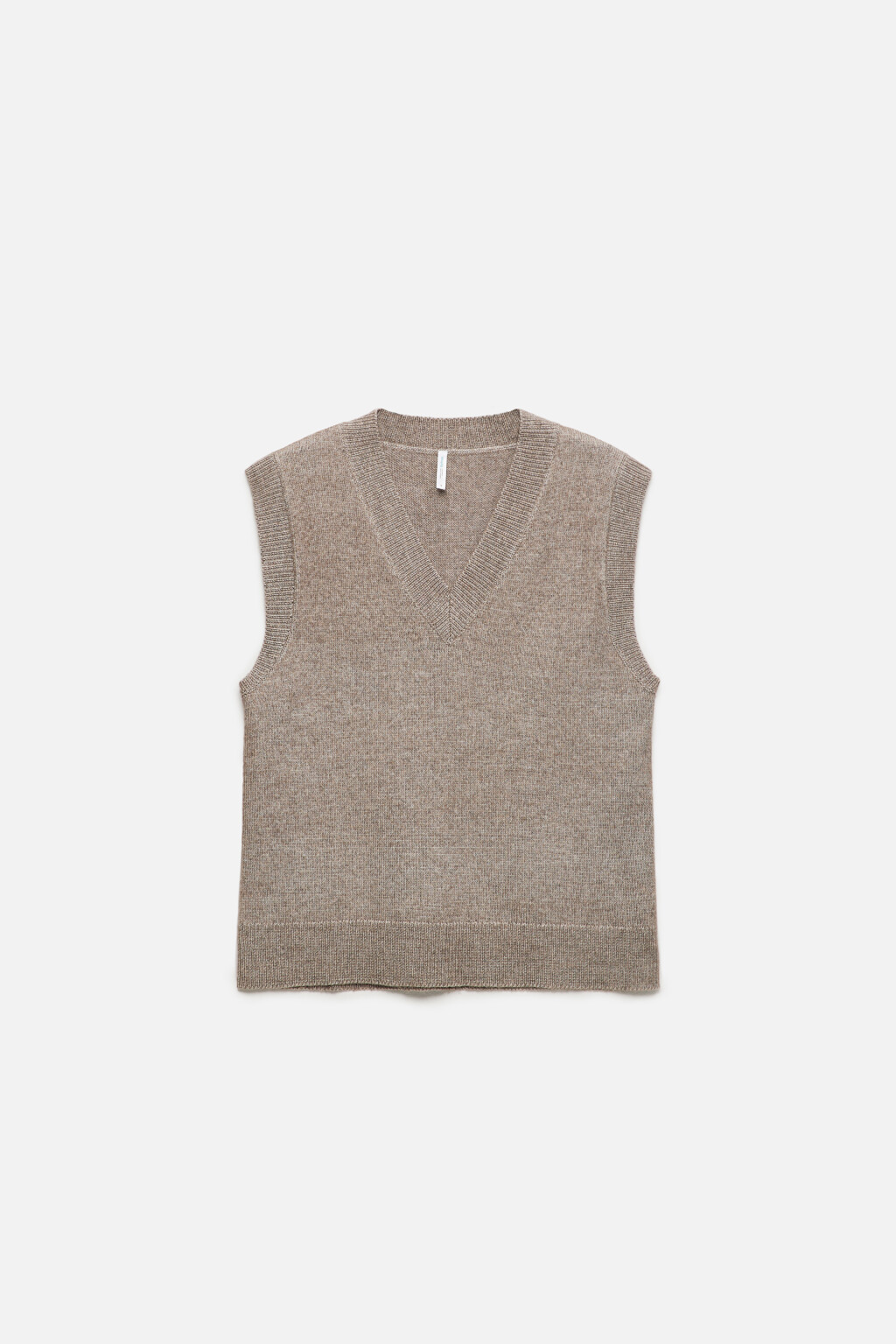 Жилетка вязаная свободная с V-вырезом - цвет бежевый - 8