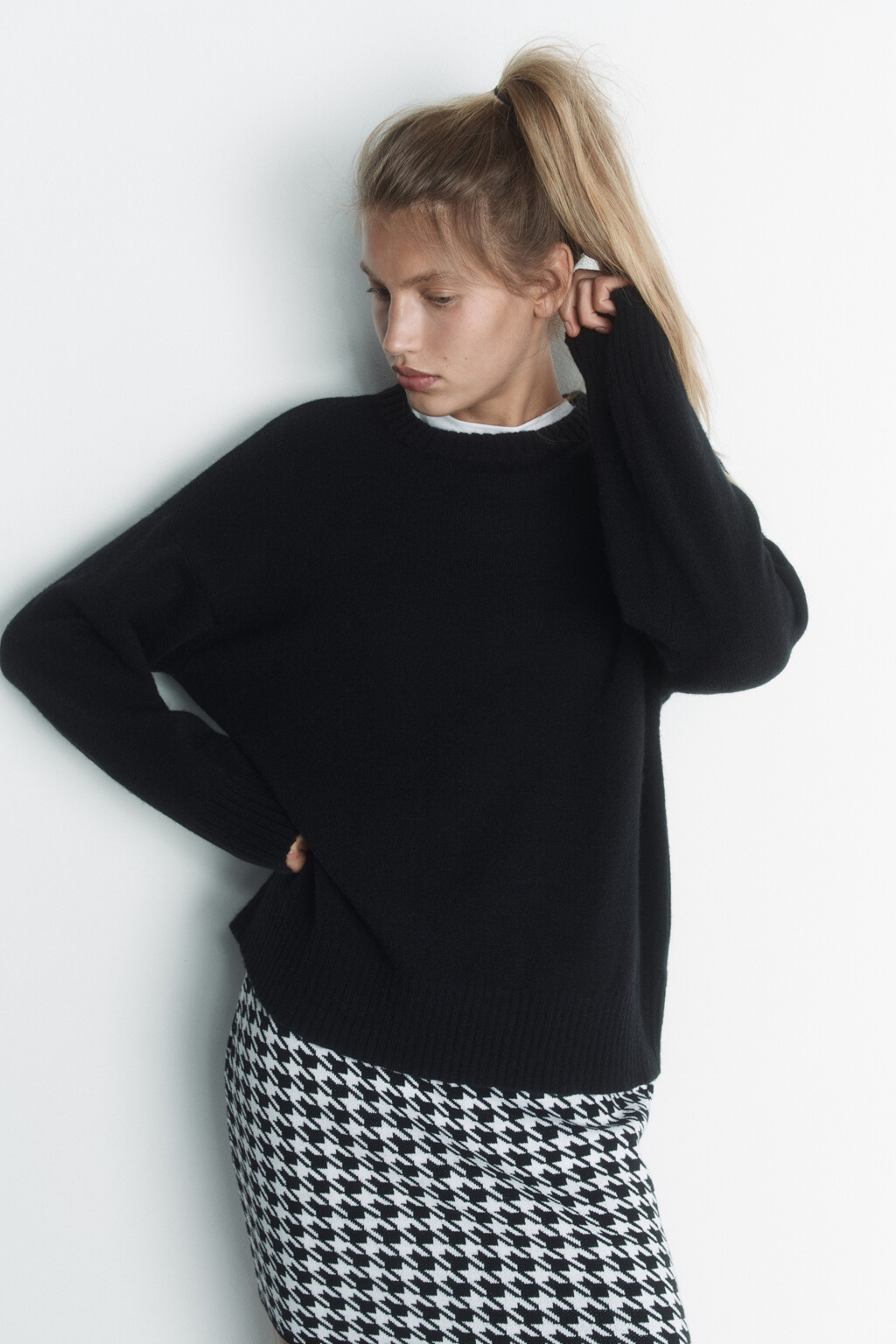 Юбка мини вязаная облегающая с принтом гусиная лапка - цвет черный - 9