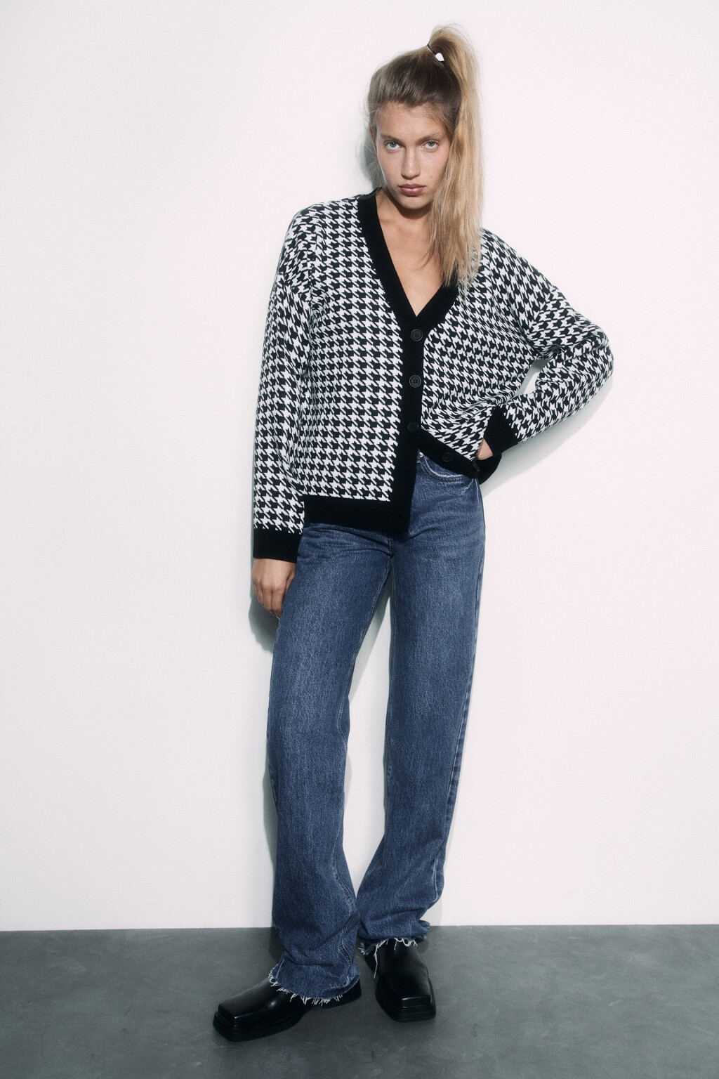 Кардиган вязаный свободный с принтом гусиная лапка - цвет черный - 7