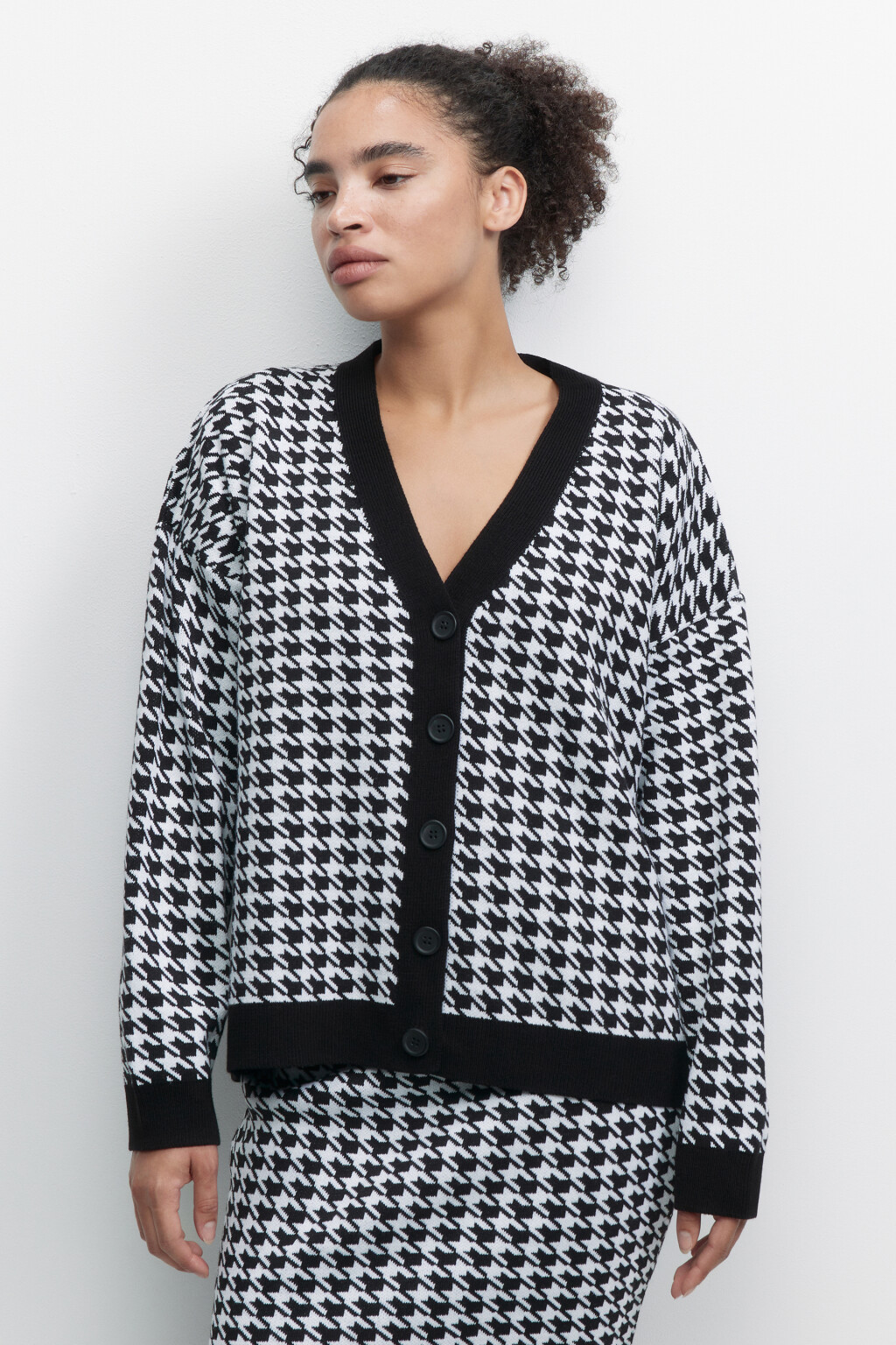 Кардиган вязаный свободный с принтом гусиная лапка - цвет черный - 3