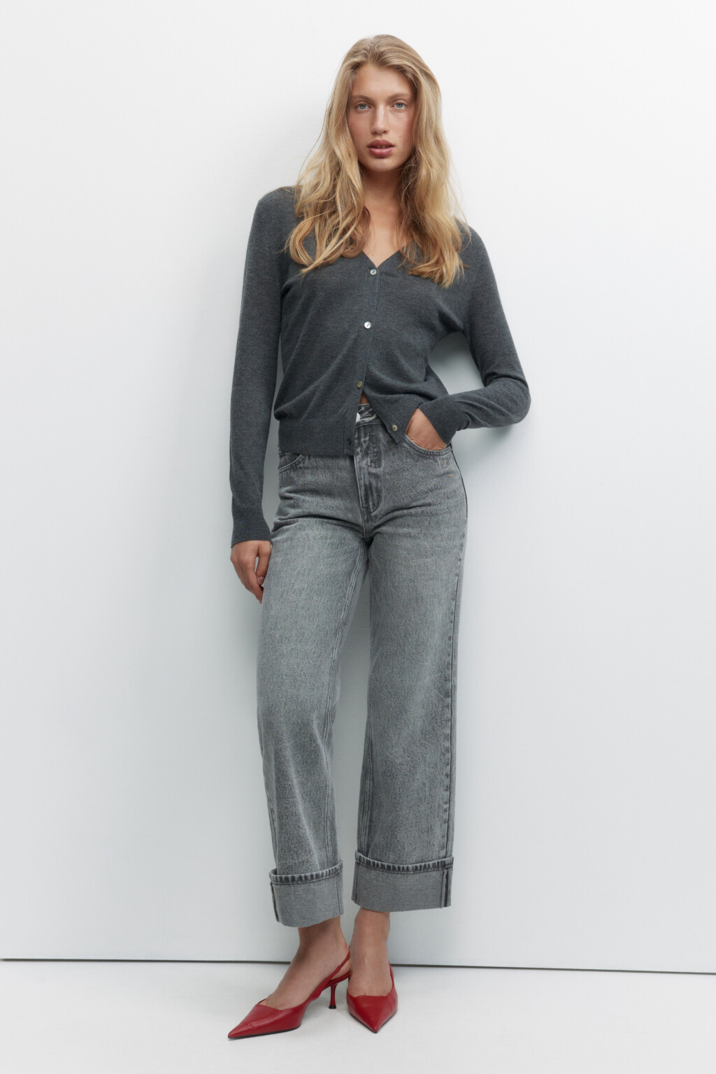 Джинсы straight fit прямые с широкими подворотами - цвет серый - 4