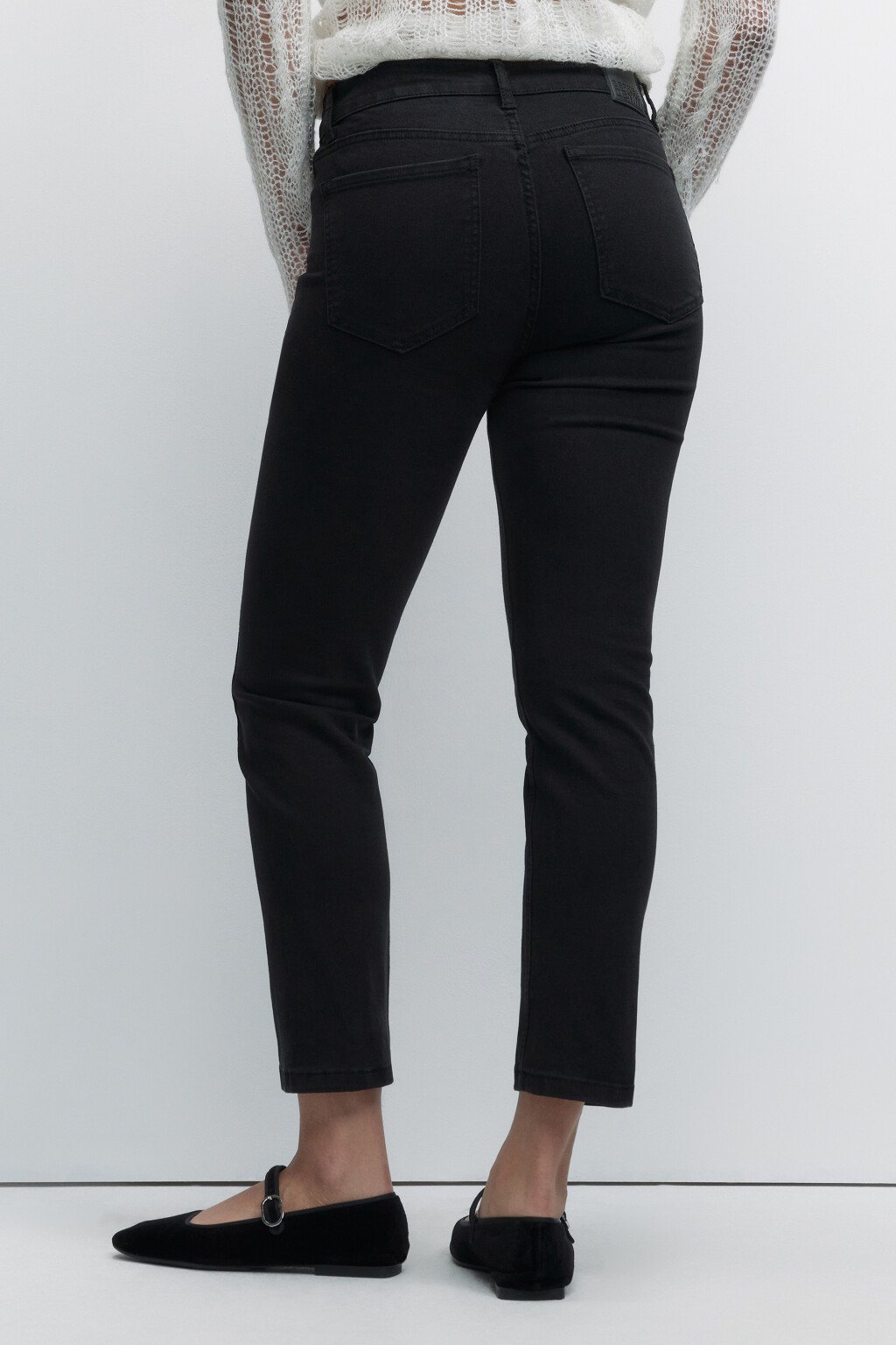Джинсы slim зауженные укороченные со средней посадкой - цвет черный - 3
