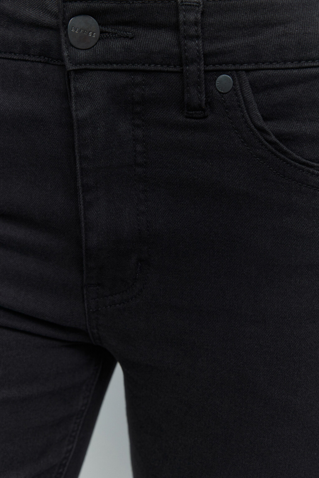 Джинсы slim зауженные укороченные со средней посадкой - цвет черный - 6