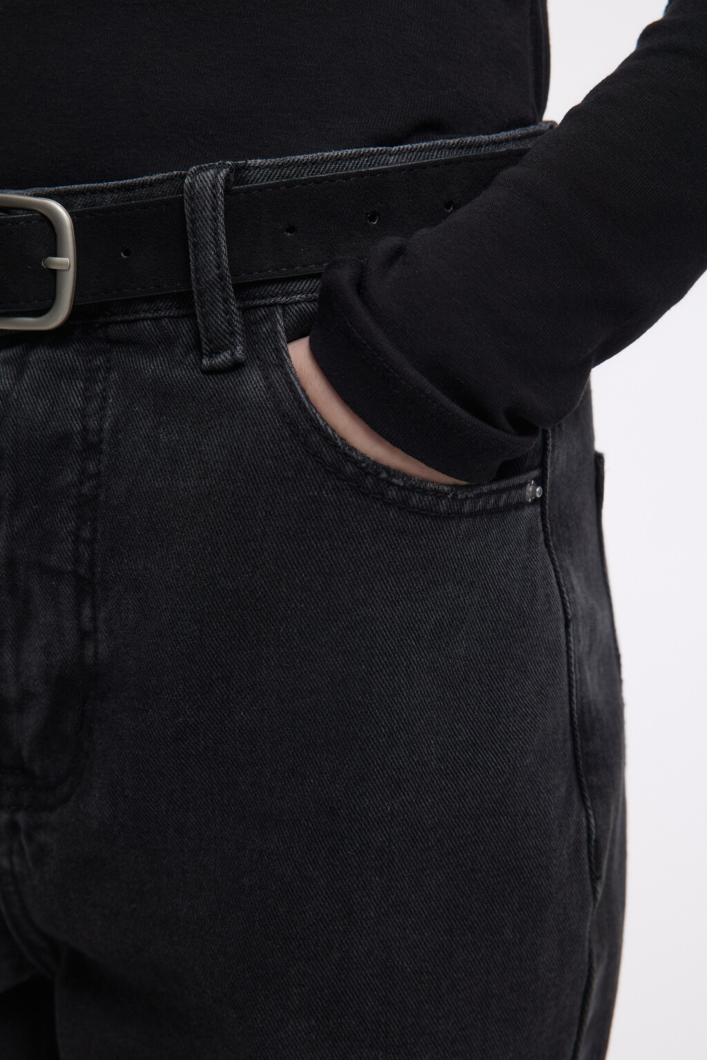 Джинсы mom's с ремнем из искусственной кожи - цвет черный - 6