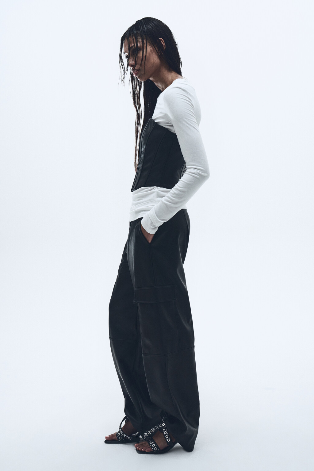 Брюки карго широкие из искусственной кожи со средней посадкой - цвет черный - 9