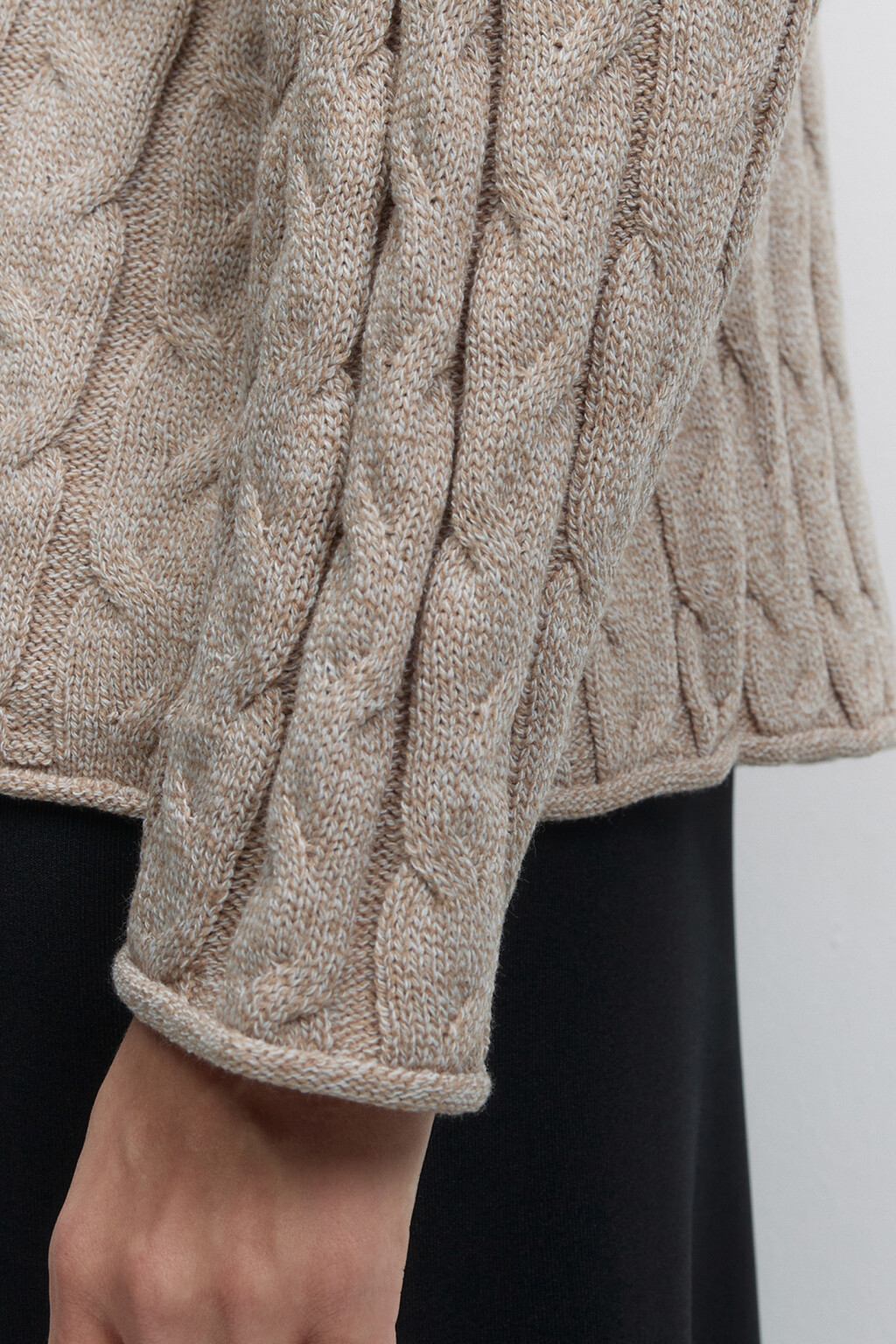 Джемпер oversize вязаный с узором-косичкой - цвет бежевый - 7