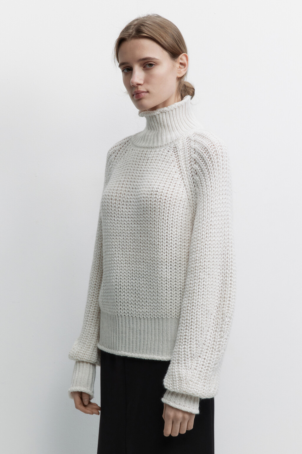 Свитер крупной фактурной вязки - цвет бежевый - 3