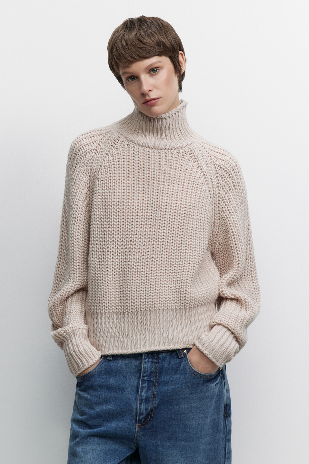 Свитер крупной фактурной вязки - цвет бежевый - 2