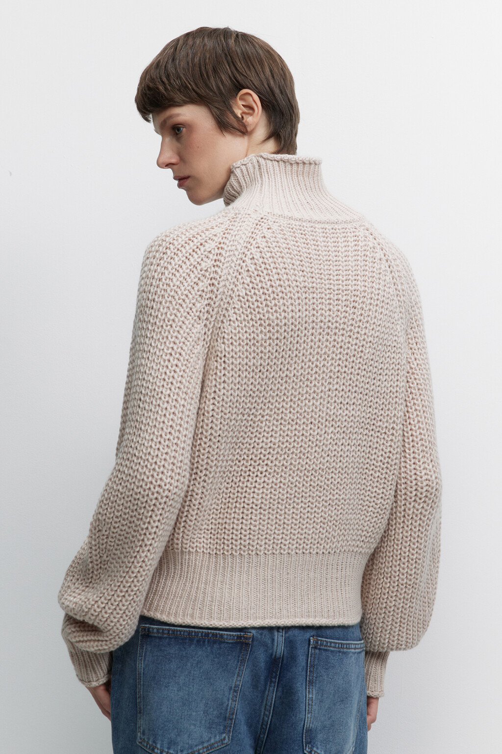 Свитер крупной фактурной вязки - цвет бежевый - 4