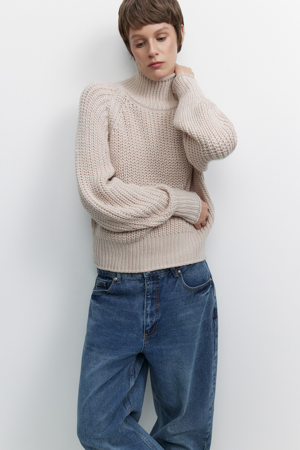 Свитер крупной фактурной вязки - цвет бежевый - 1