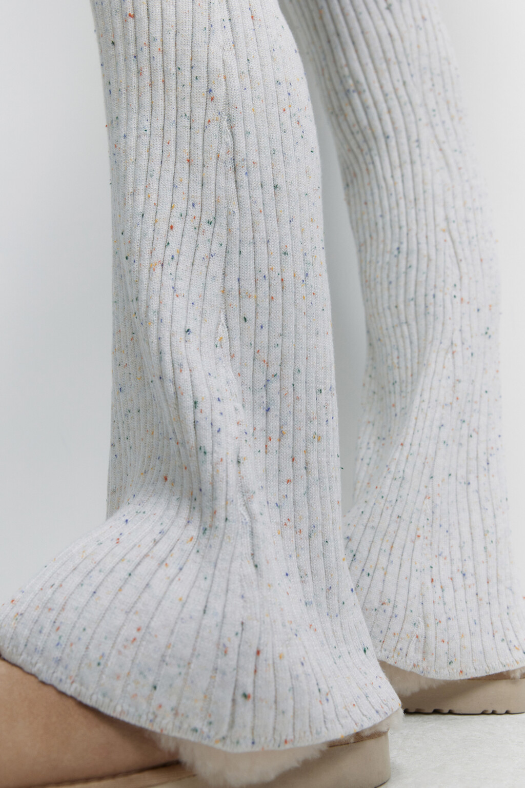 Брюки клеш вязаные теплые со средней посадкой - цвет бежевый - 7