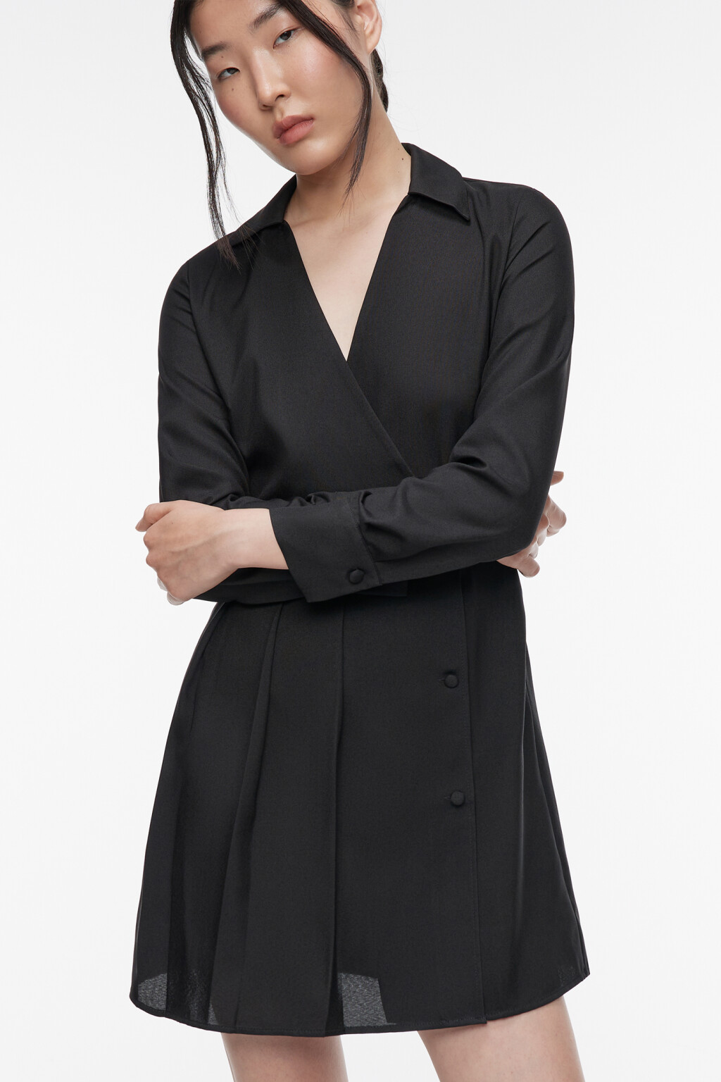 Платье-рубашка мини приталенное с V-вырезом - цвет черный - 1