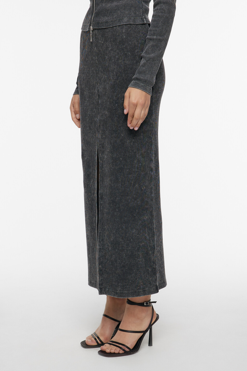 Юбка-карандаш миди трикотажная с вареным эффектом - цвет черный - 2