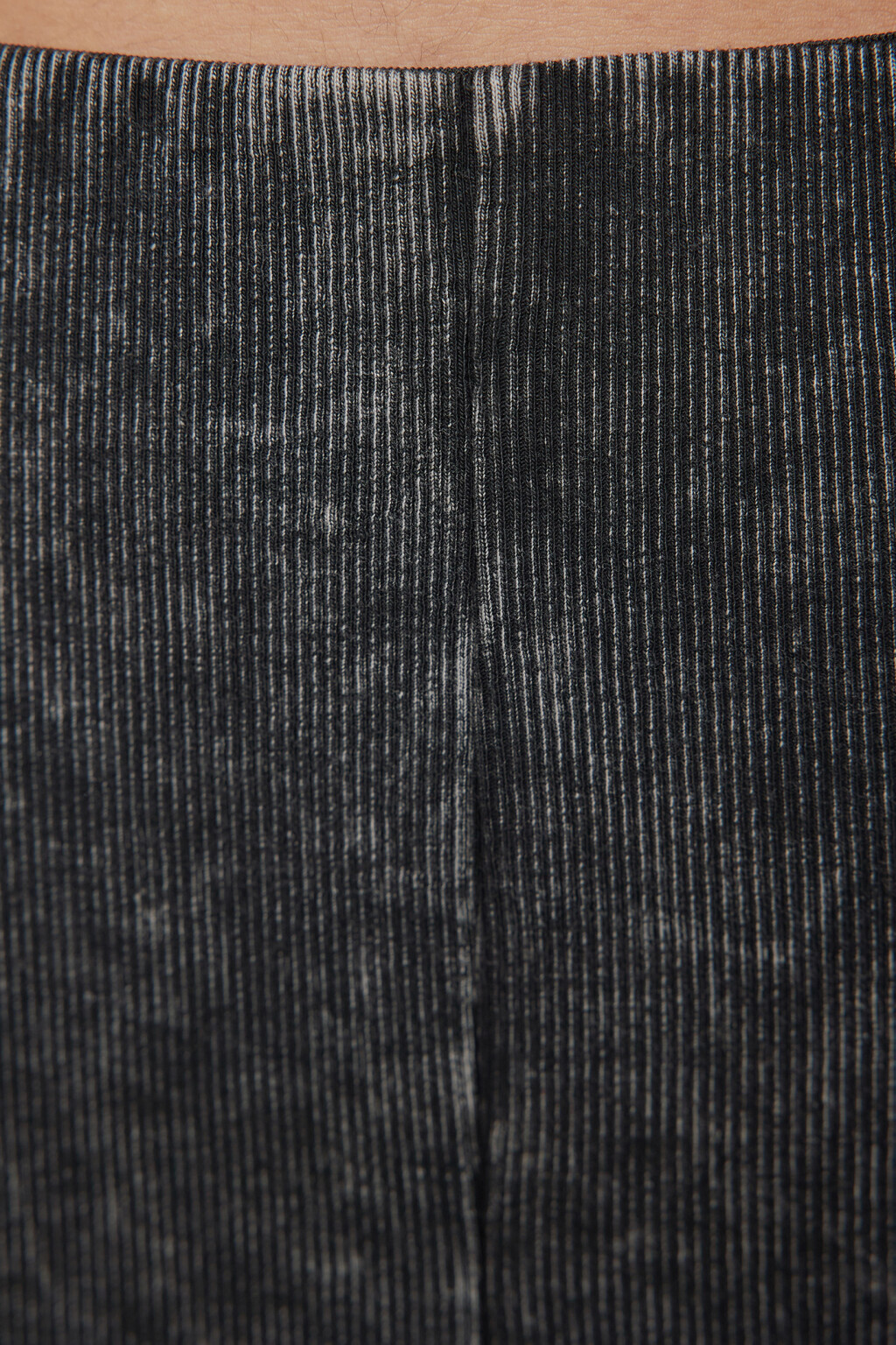 Юбка-карандаш миди трикотажная с вареным эффектом - цвет черный - 5