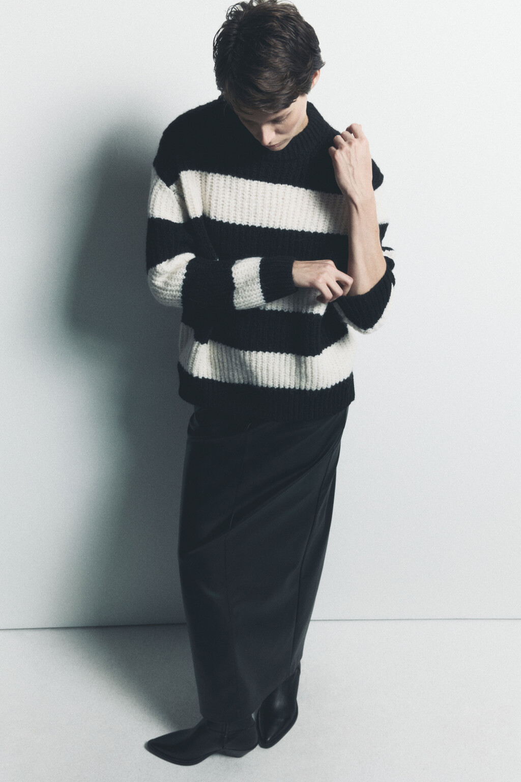 Джемпер вязаный пушистый из шерсти и альпака - цвет черный - 2