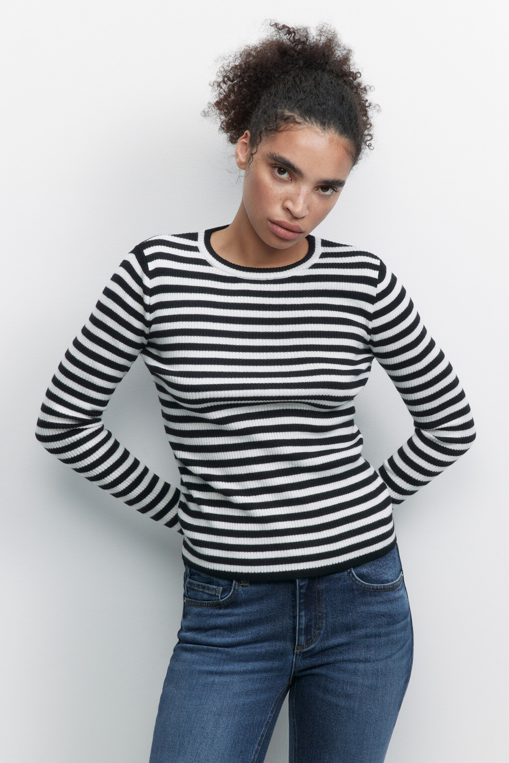 Джемпер-лонгслив облегающий в полоску - цвет черный - 2