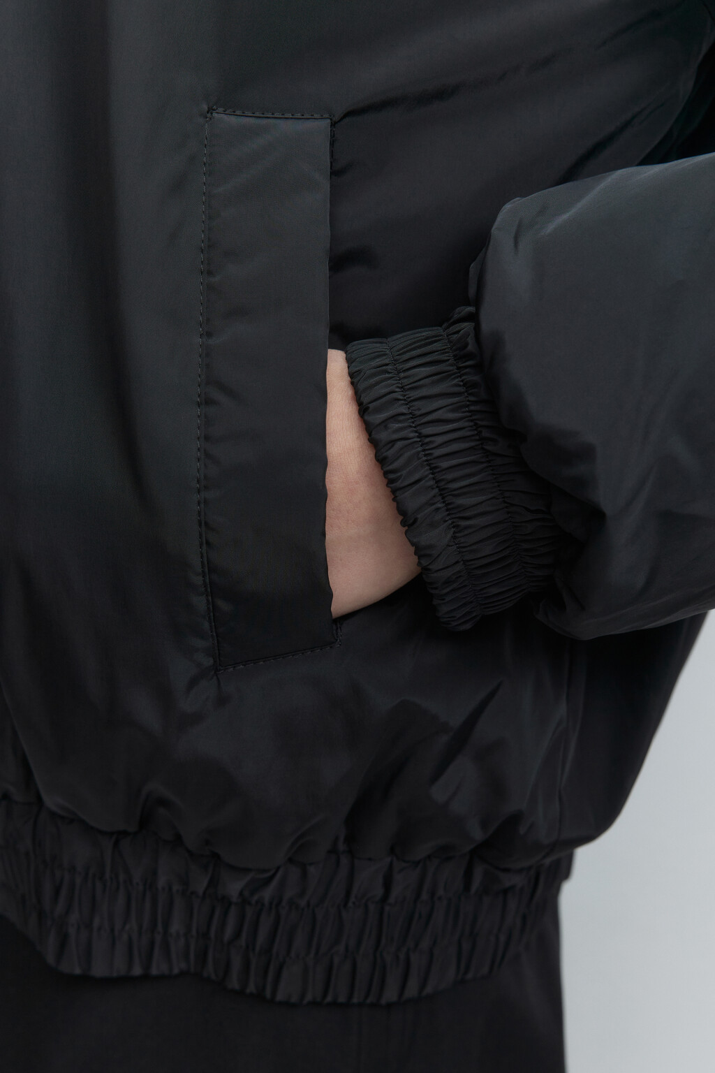 Куртка-бомбер oversize утепленная с коротким воротником - цвет черный - 7