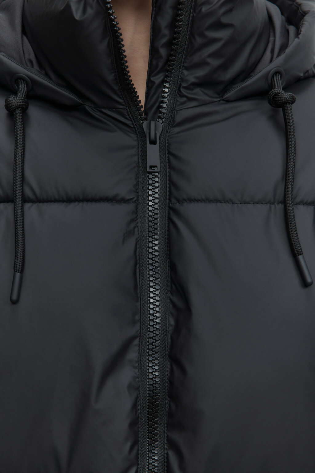 Куртка стеганая из искусственной кожи с капюшоном - цвет черный - 6