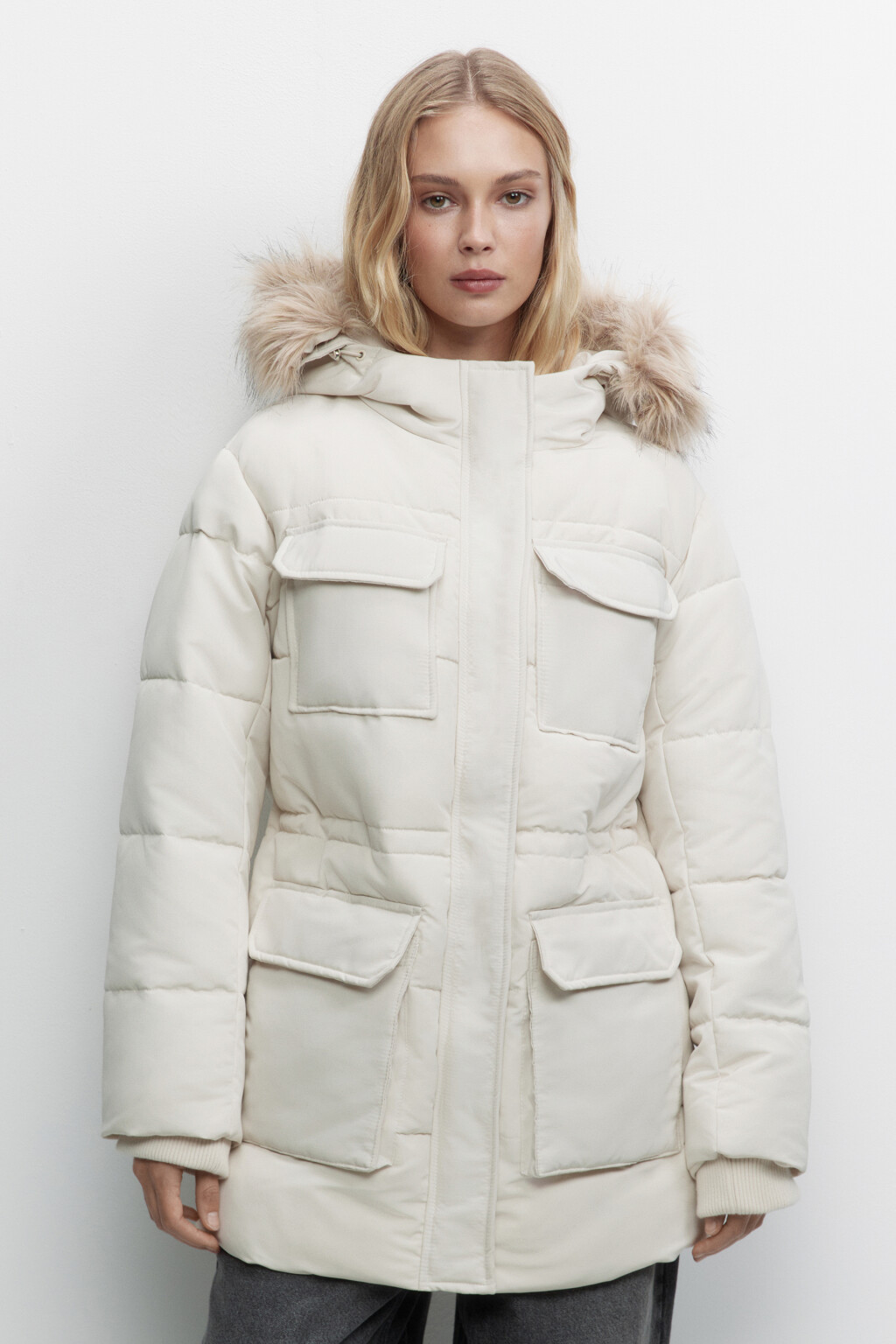 Куртка-парка стеганая утепленная с опушкой на капюшоне - цвет бежевый - 3