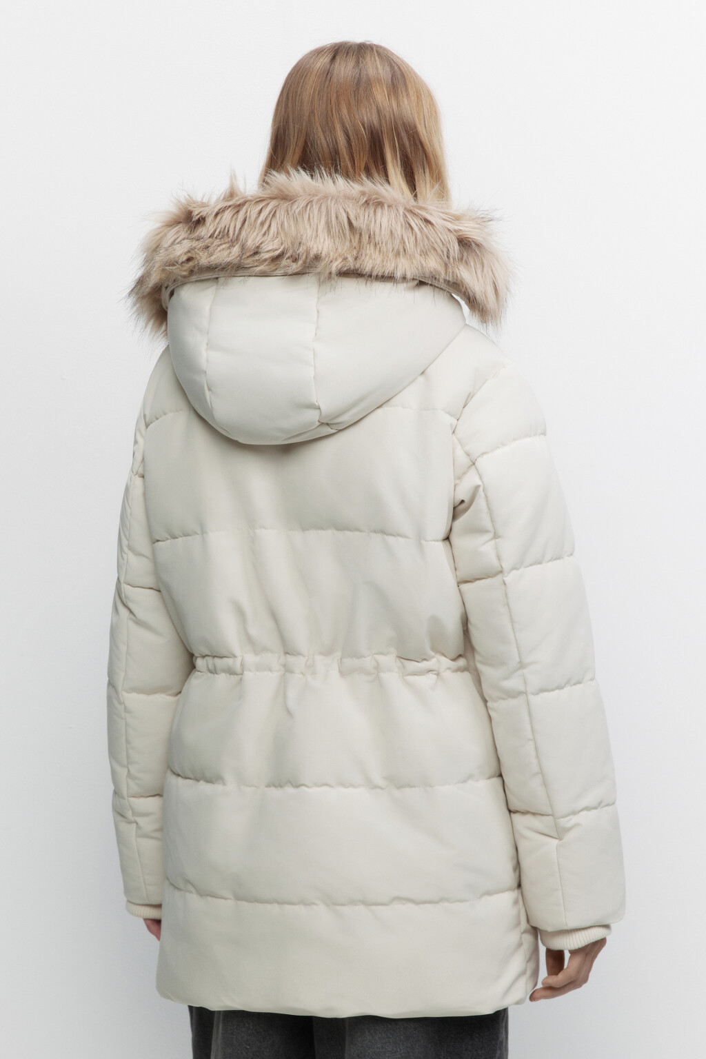 Куртка-парка стеганая утепленная с опушкой на капюшоне - цвет бежевый - 5