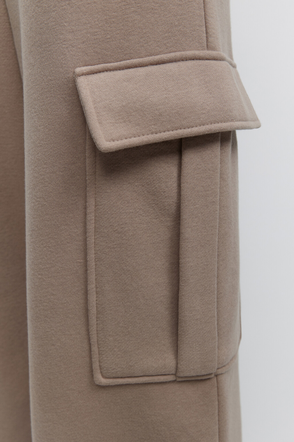 Брюки широкие трикотажные с карманами карго - цвет бежевый - 6