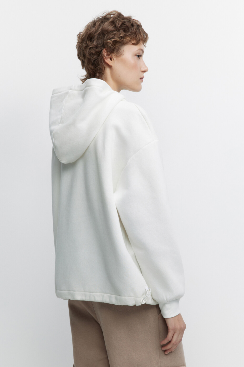 Худи oversize утепленная с капюшоном и карманом - цвет бежевый - 4